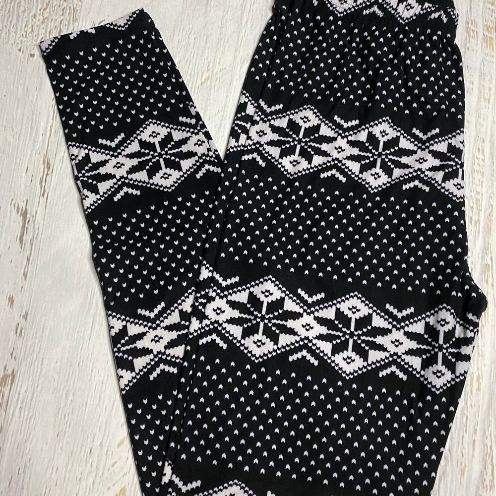 NWT Agnes & Dora Neutral Printed Legging